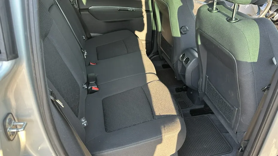 PEUGEOT 3008 -