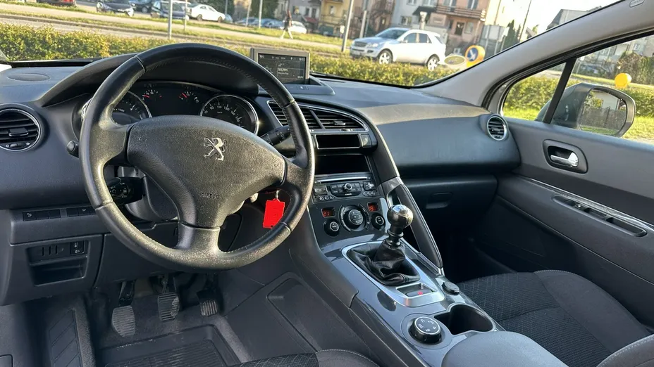 PEUGEOT 3008 -