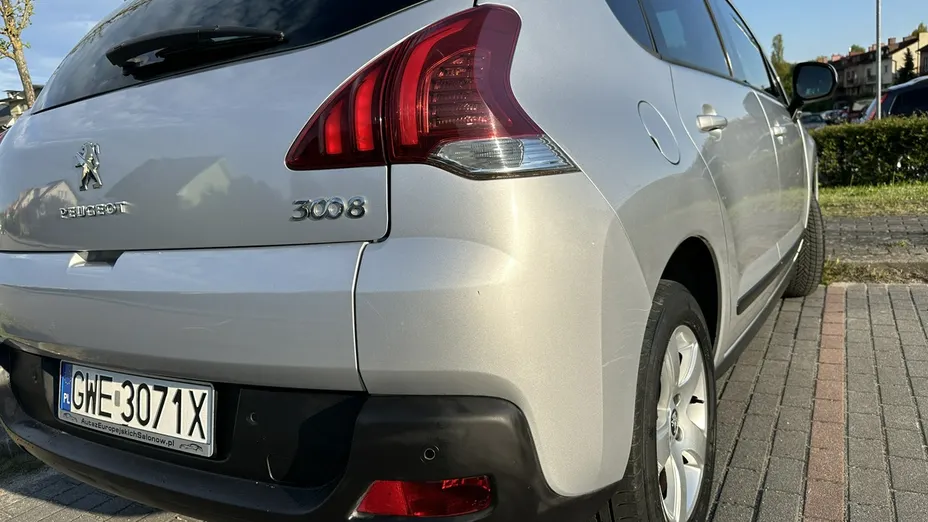 PEUGEOT 3008 -