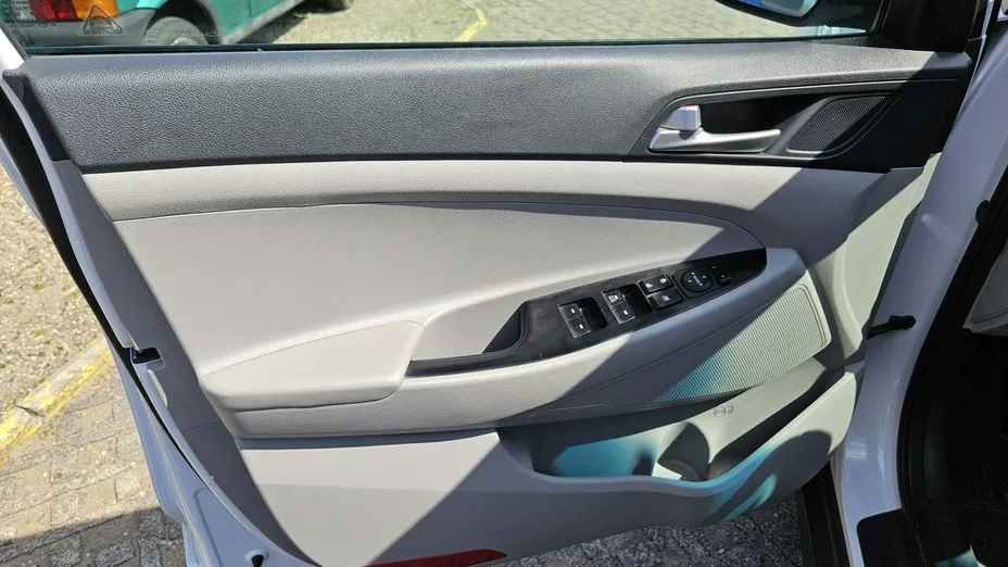 HYUNDAI Tucson -