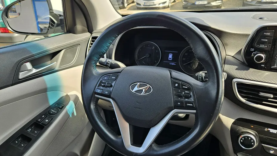 HYUNDAI Tucson -