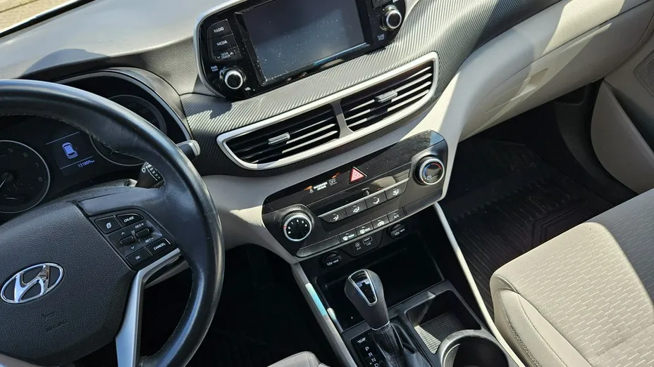HYUNDAI Tucson -