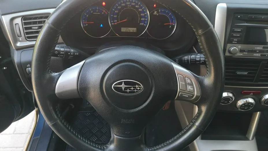 SUBARU Forester -