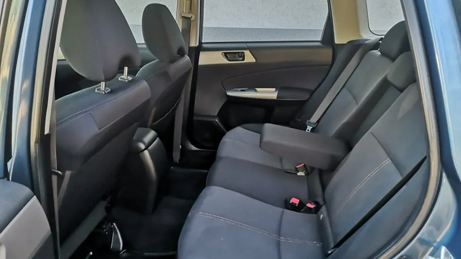 SUBARU Forester -