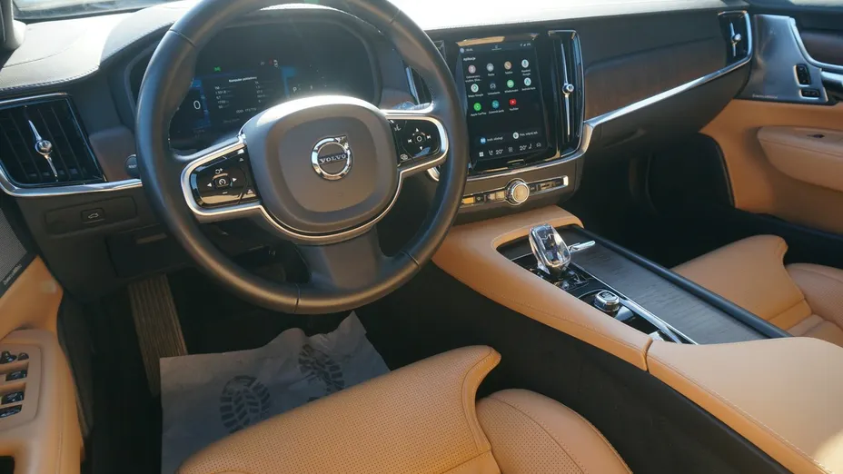 VOLVO V90 -