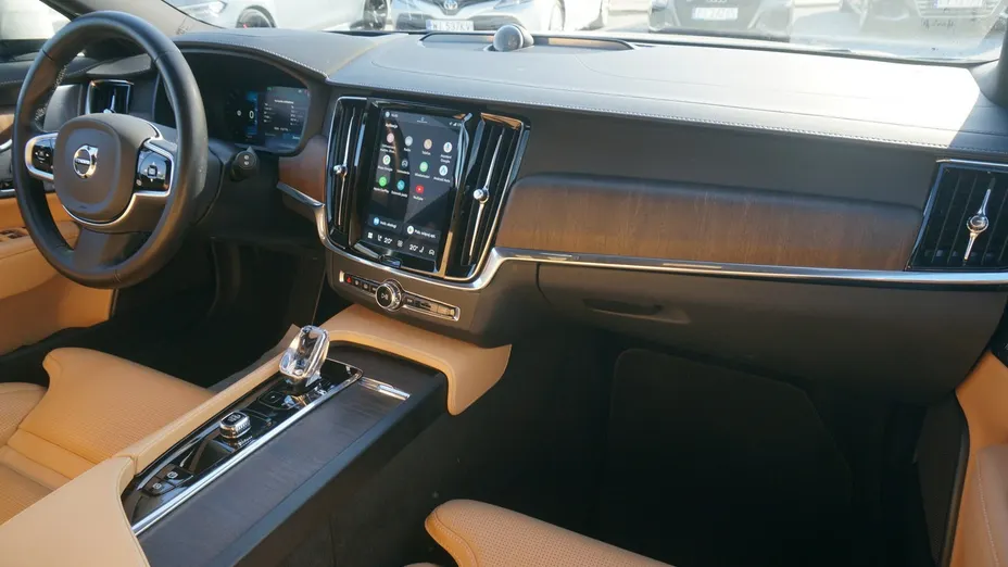 VOLVO V90 -