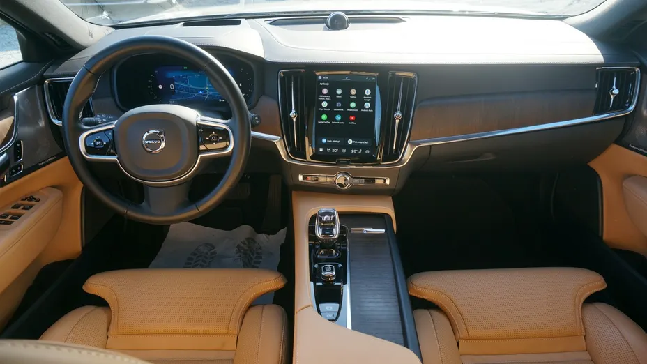 VOLVO V90 -