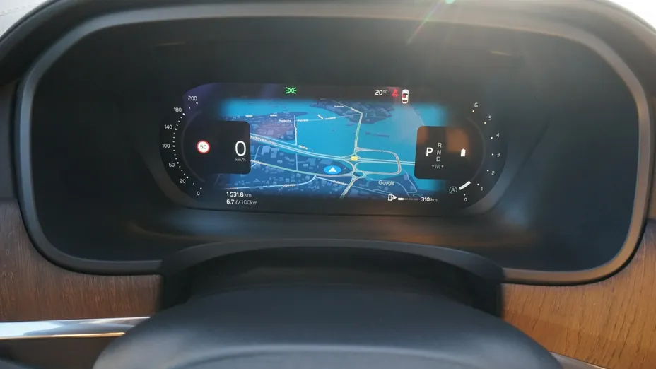 VOLVO V90 -