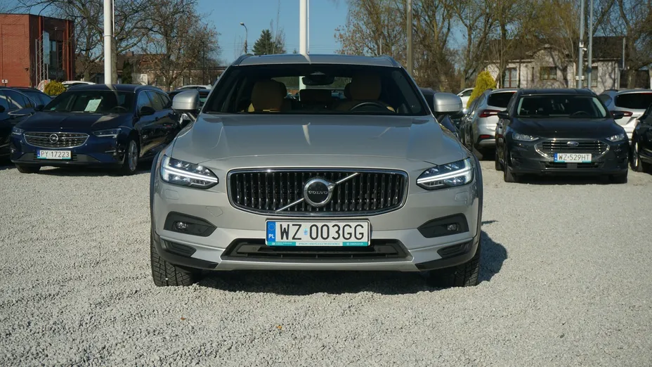 VOLVO V90 -