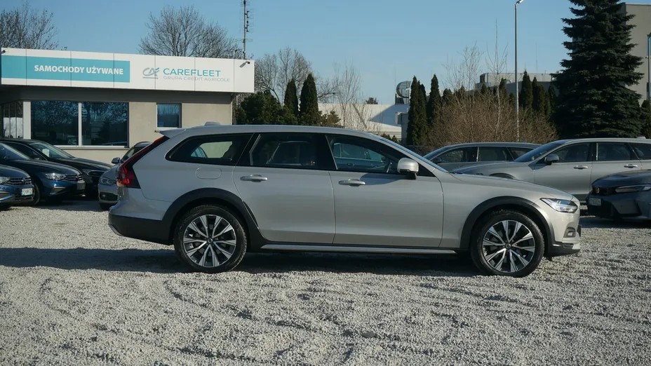 VOLVO V90 -