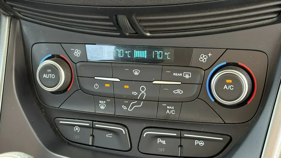 FORD Kuga -