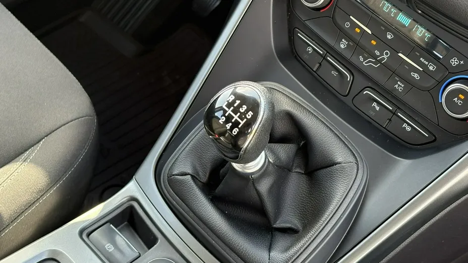 FORD Kuga -