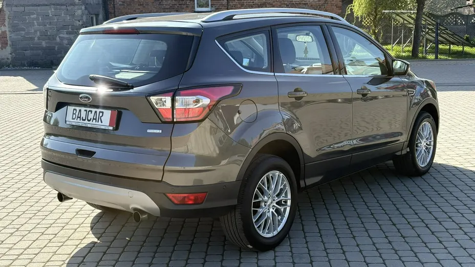 FORD Kuga -
