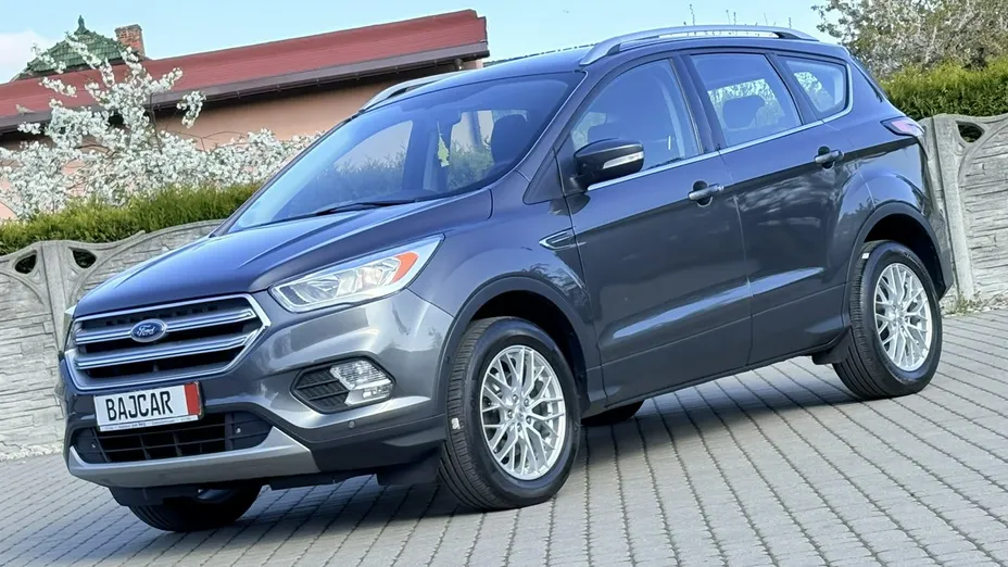 FORD Kuga -