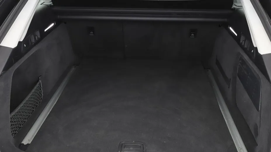 AUDI A6 -