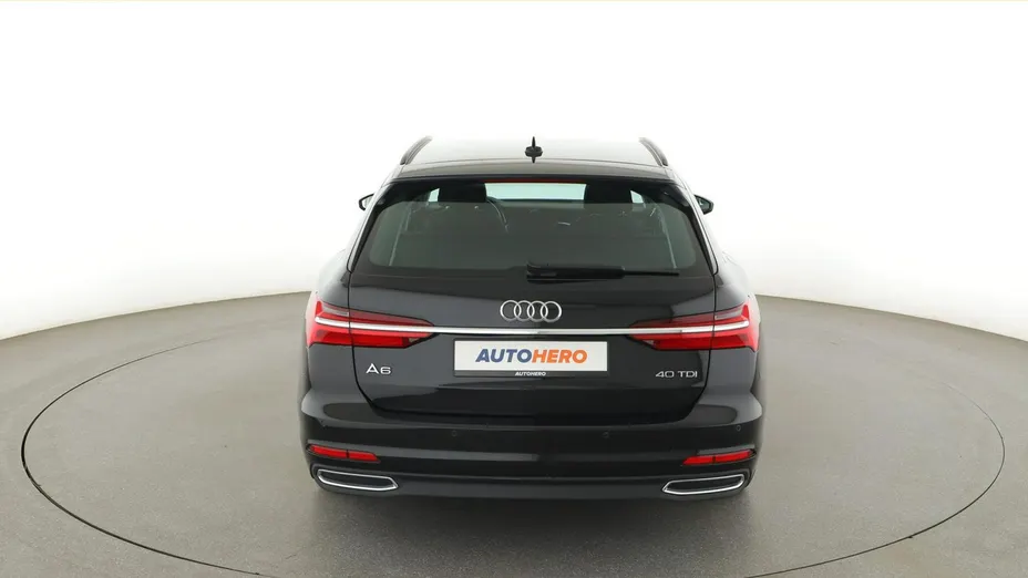 AUDI A6 -
