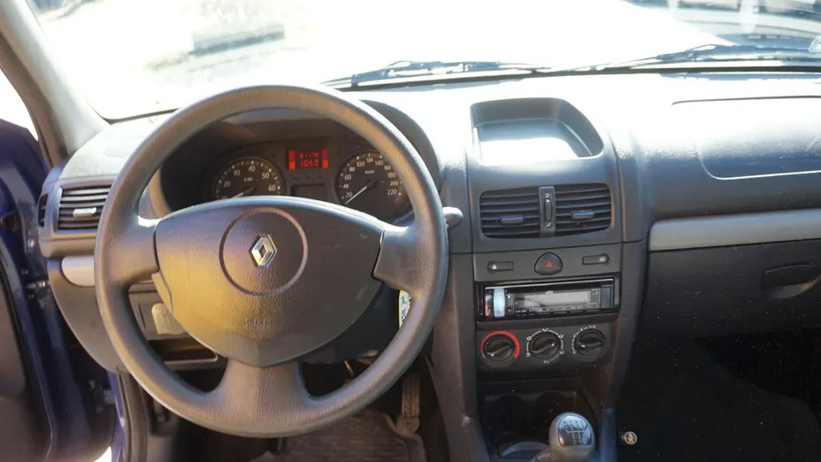 RENAULT Clio -