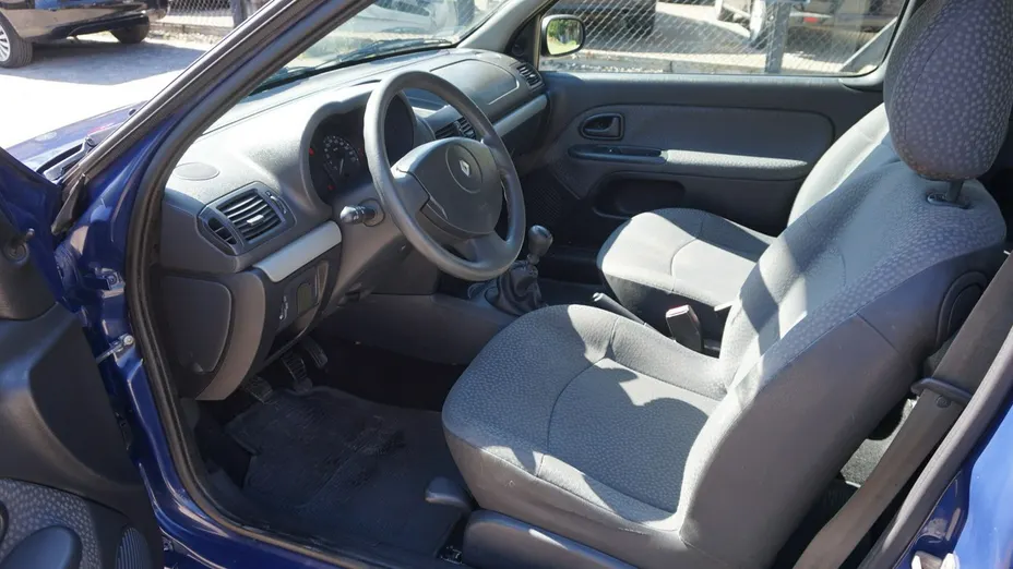 RENAULT Clio -