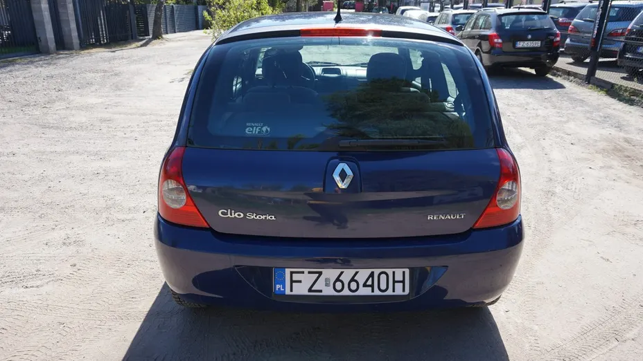 RENAULT Clio -