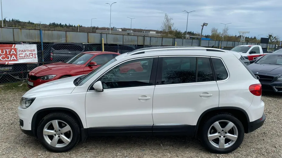 VOLKSWAGEN Tiguan -
