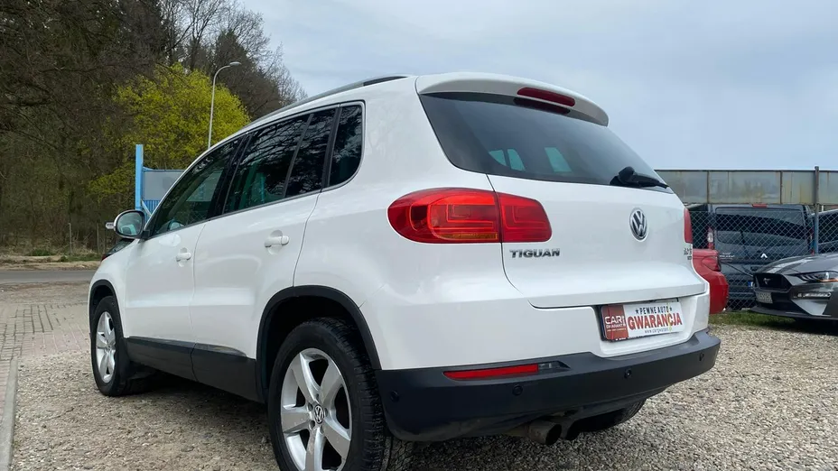 VOLKSWAGEN Tiguan -