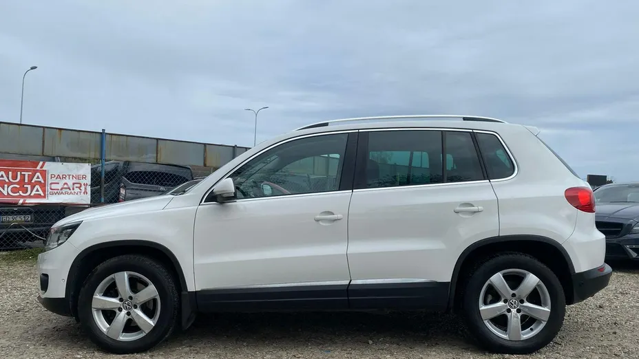 VOLKSWAGEN Tiguan -