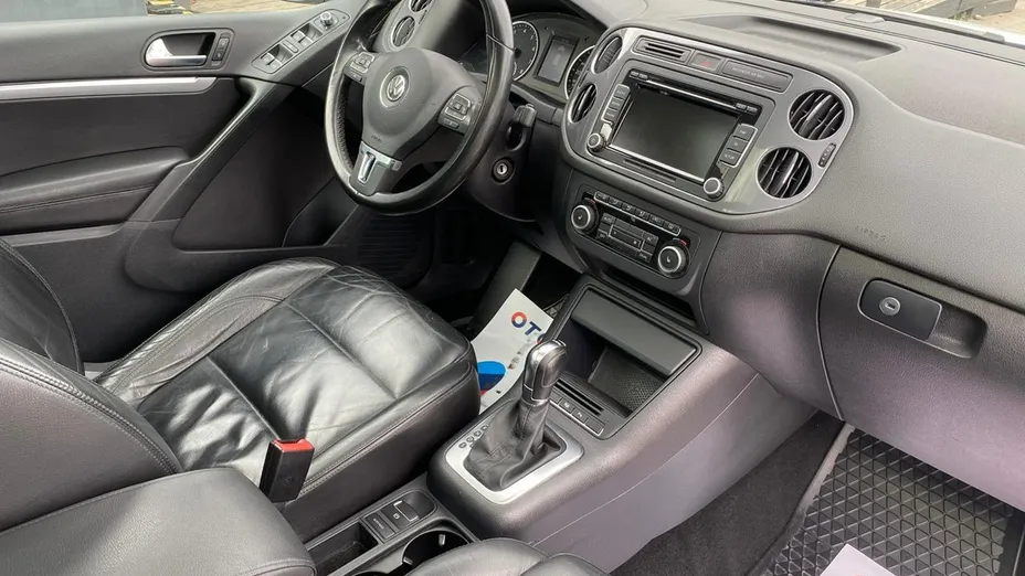 VOLKSWAGEN Tiguan -