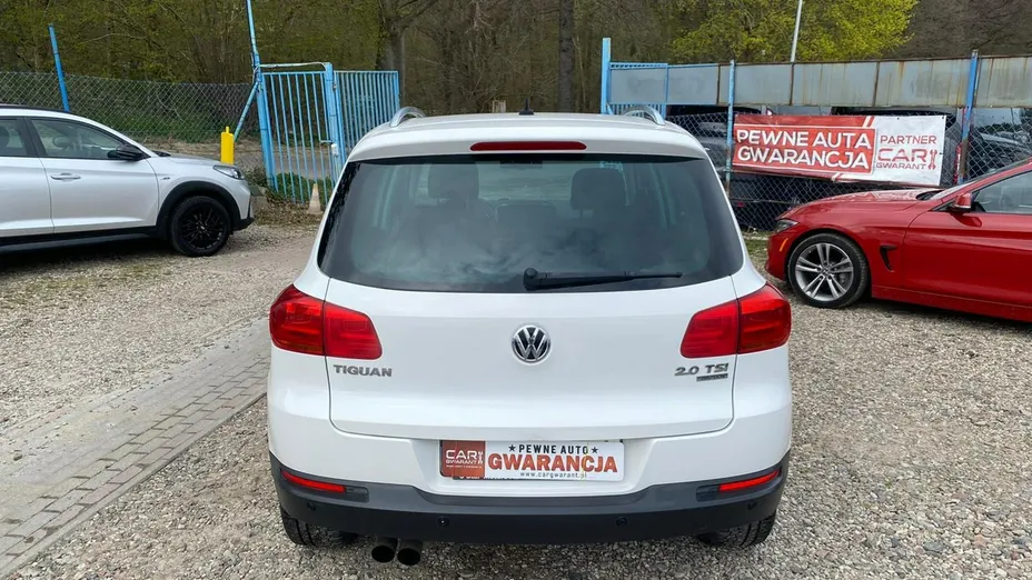 VOLKSWAGEN Tiguan -