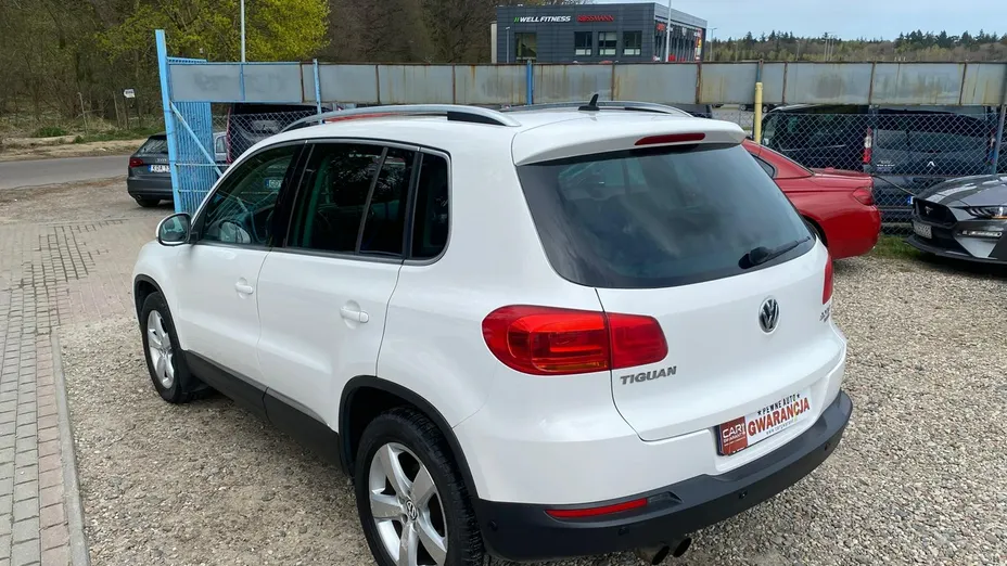 VOLKSWAGEN Tiguan -
