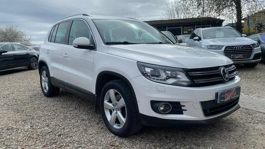 VOLKSWAGEN Tiguan -