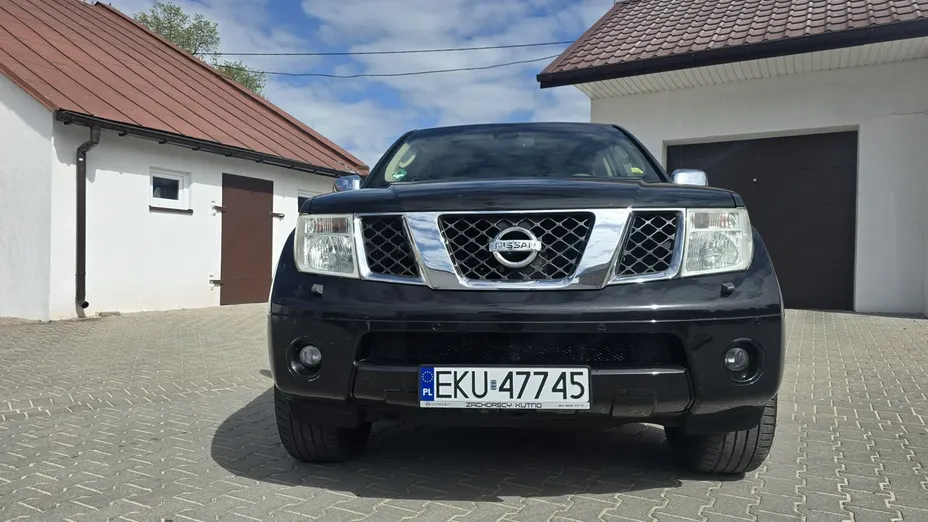 NISSAN Pathfinder -