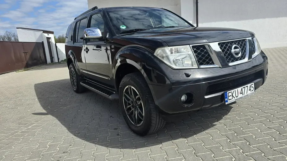 NISSAN Pathfinder -
