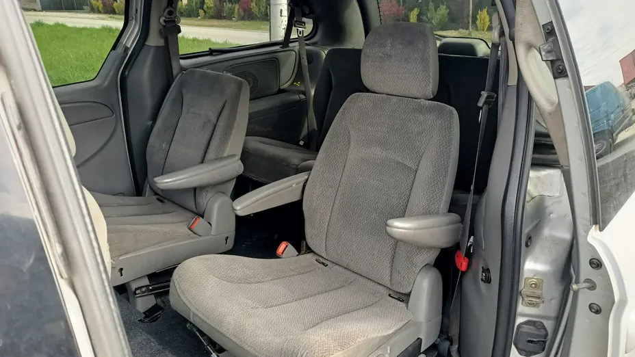 CHRYSLER Town & Country -