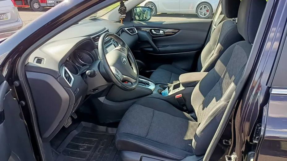 NISSAN Qashqai -