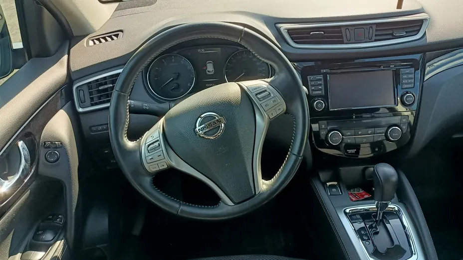 NISSAN Qashqai -