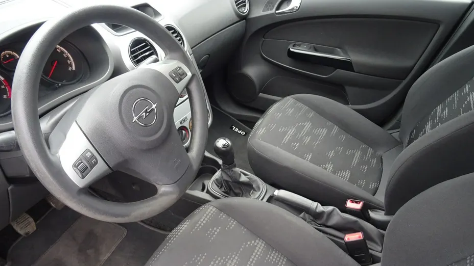 OPEL Corsa -