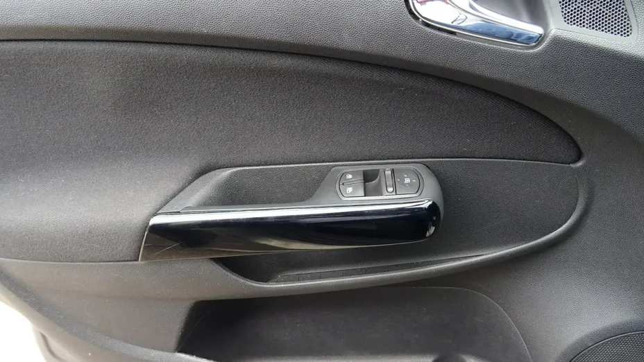 OPEL Corsa -