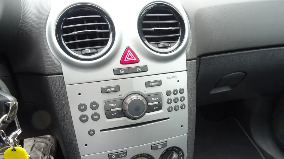 OPEL Corsa -