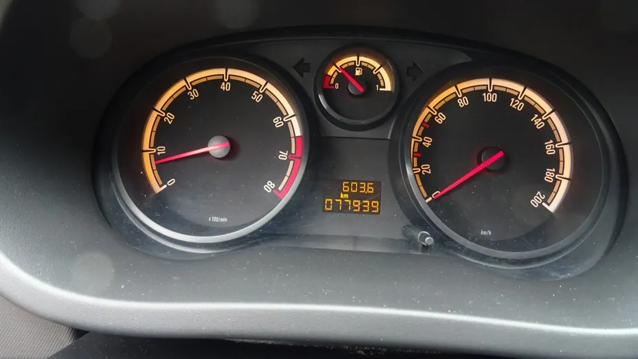 OPEL Corsa -