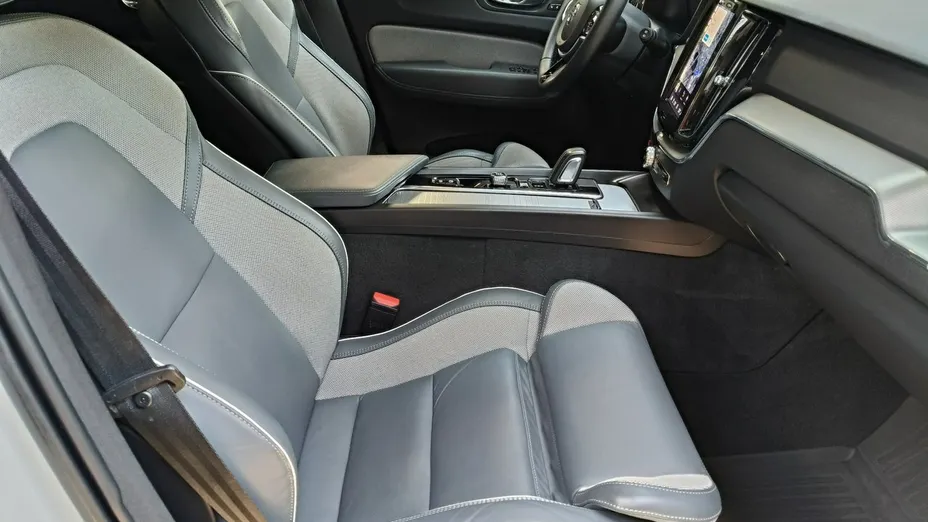 VOLVO XC60 -