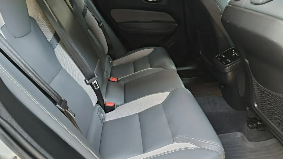 VOLVO XC60 -