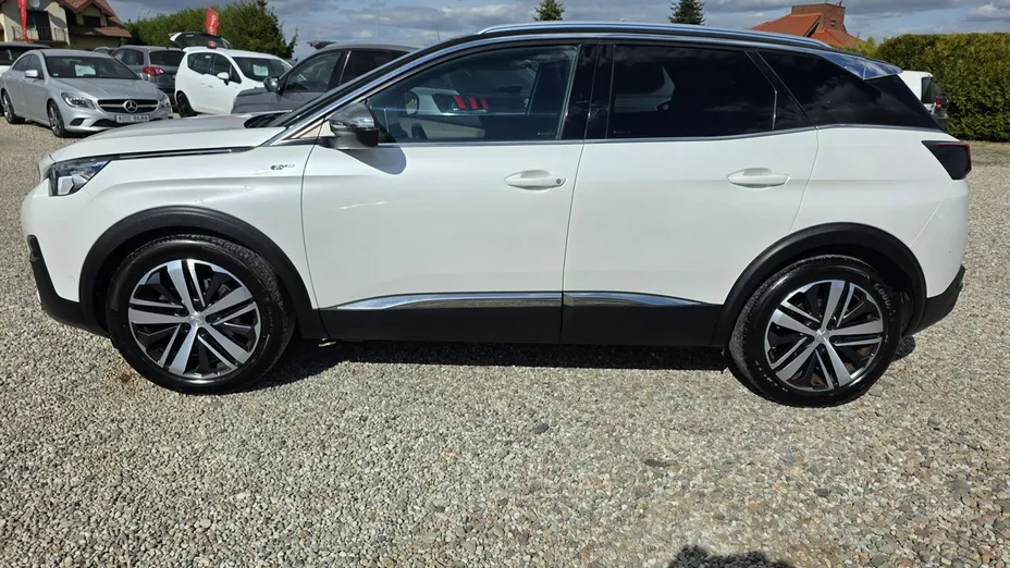 PEUGEOT 3008 -