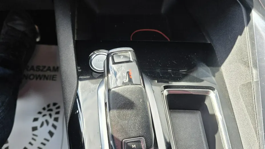 PEUGEOT 3008 -