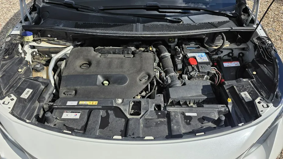 PEUGEOT 3008 -