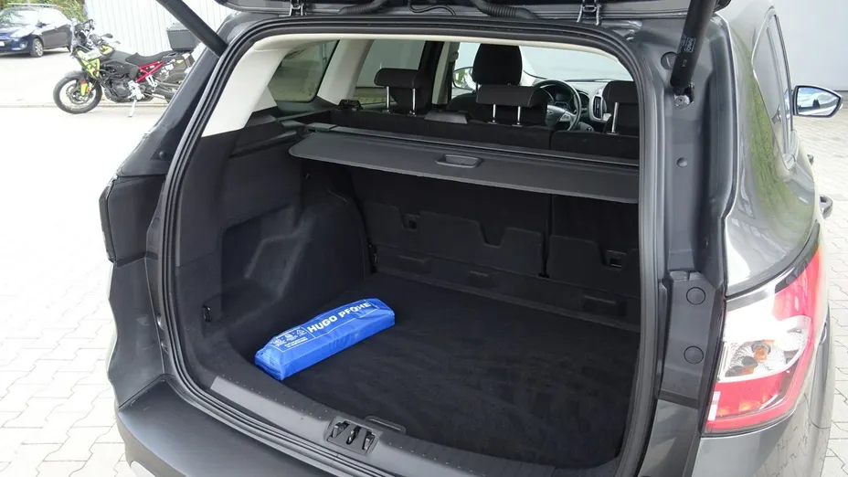 FORD Kuga -
