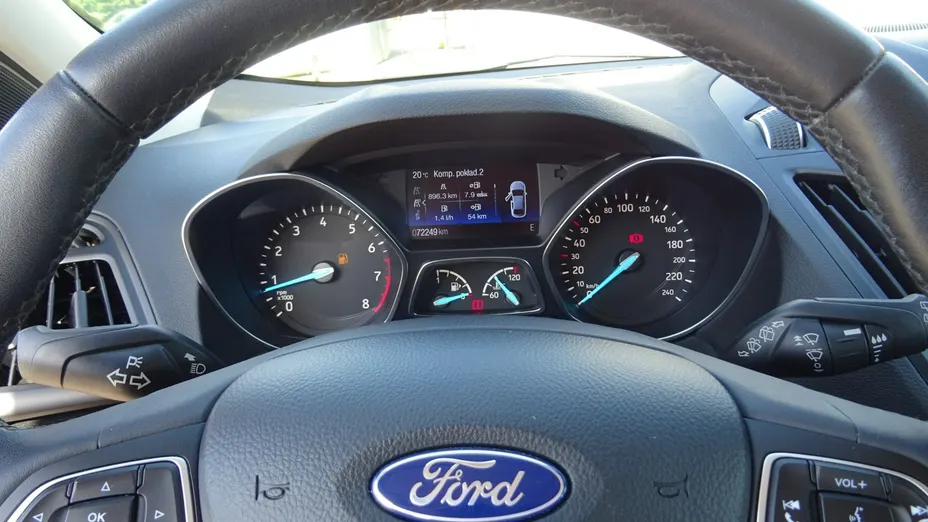 FORD Kuga -