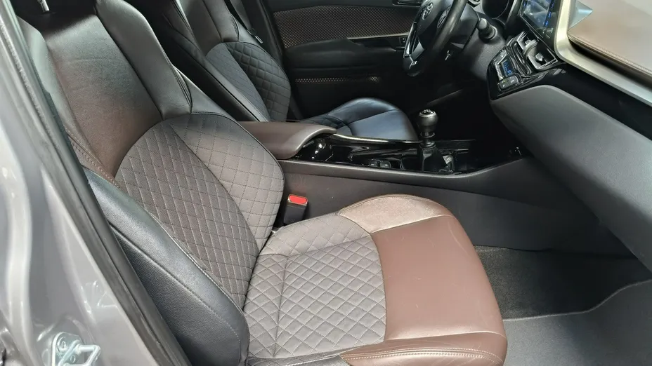 TOYOTA C-HR -