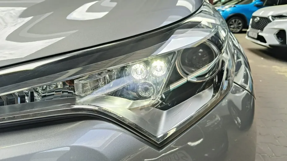 TOYOTA C-HR -