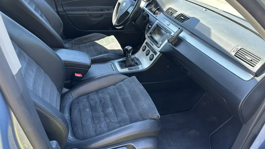 VOLKSWAGEN Passat -