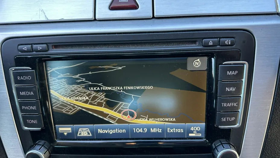 VOLKSWAGEN Passat -